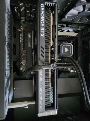 ASUS ROG Strix GeForce RTX 4090 White OC Edition Gaming ASUS ROG Strix GeForce RTX 4090 White OC Edition Gaming