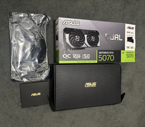 ASUS DUAL OC RTX 5070 GeForce RTX 5070 12GB 192-Bit GDDR7 PCI