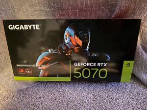 美品 GIGABYTE RTX 5070 12GB GAMING OC GeForce RTX™ 5070 Ti GAMING OC 16G Key Features | Graphics