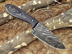 7.5" Long Damascus Steel Hand Forged Compact Skinning Knife, 4" Drop Point Full Tang Blade, 2 Tone Dollar Wood Scale, Cow Hide Leather Sheath