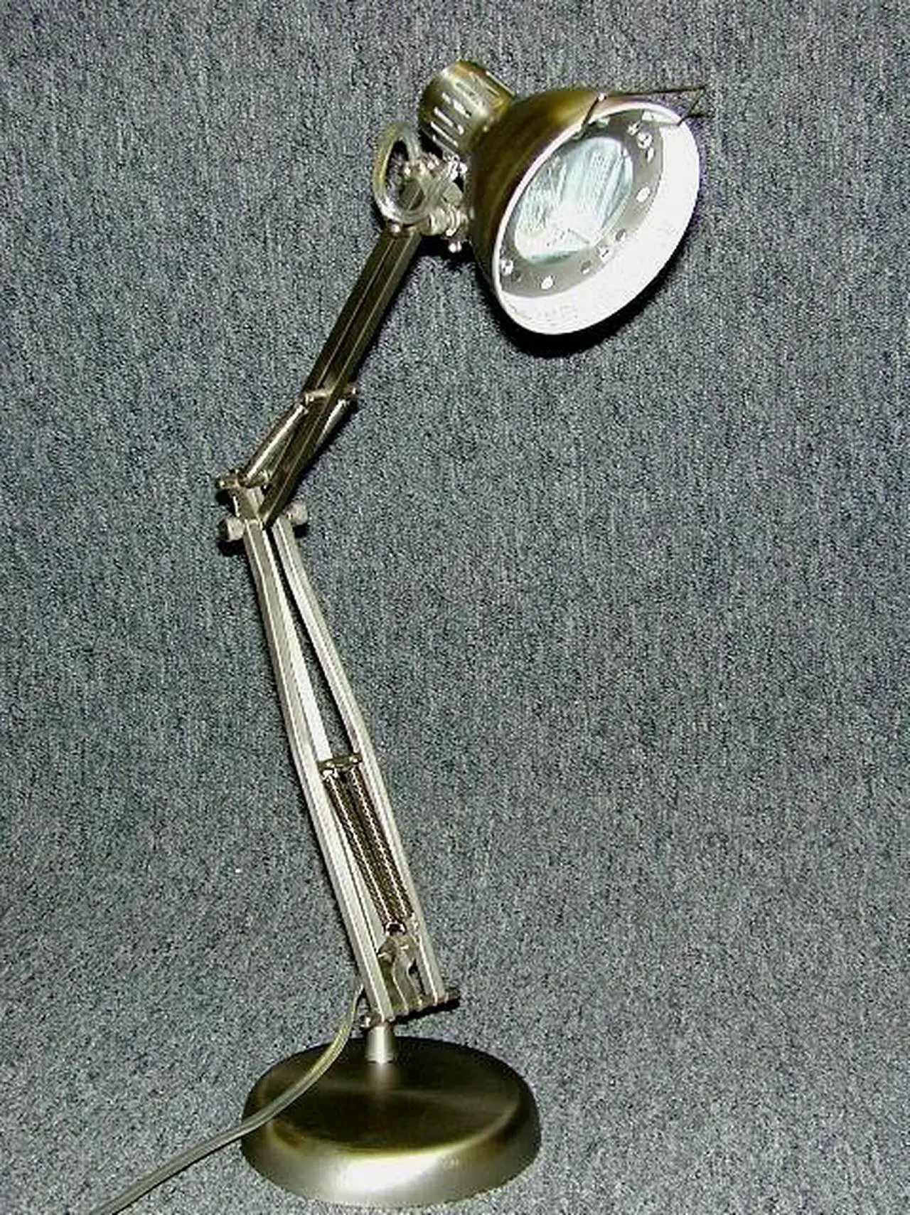 Alt view image 3 of 3 - GRANDRICH                                HALOGEN DESK LAMP FD-100ST 50W Retail Box.