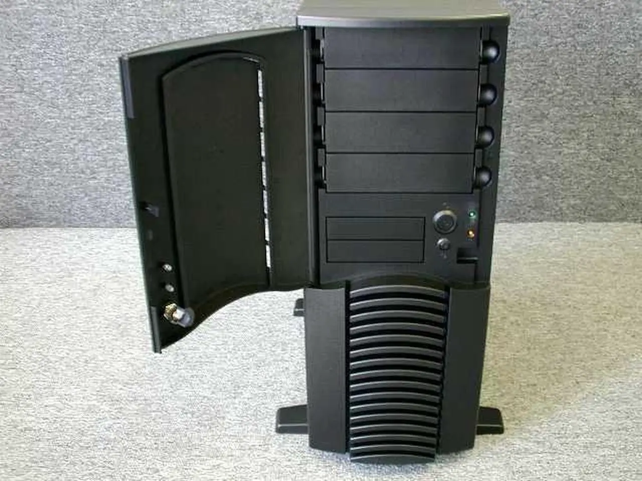 Alt view image 2 of 6 - Cases (Computer Cases - ATX Form) - OEM
