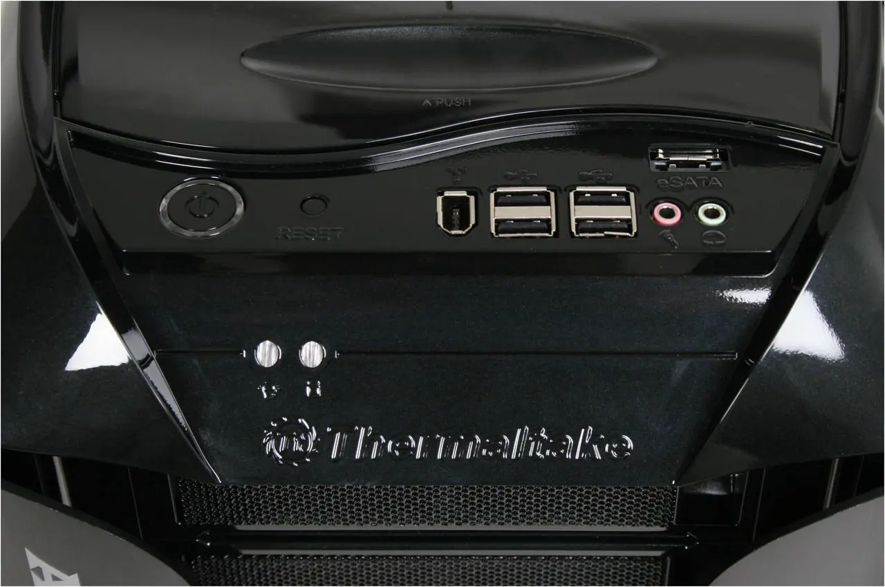 Alt view image 14 of 19 - Thermaltake ArmorPlus(Armor+) VH6000BWS Black Aluminum / Steel ATX Full Tower Computer Case