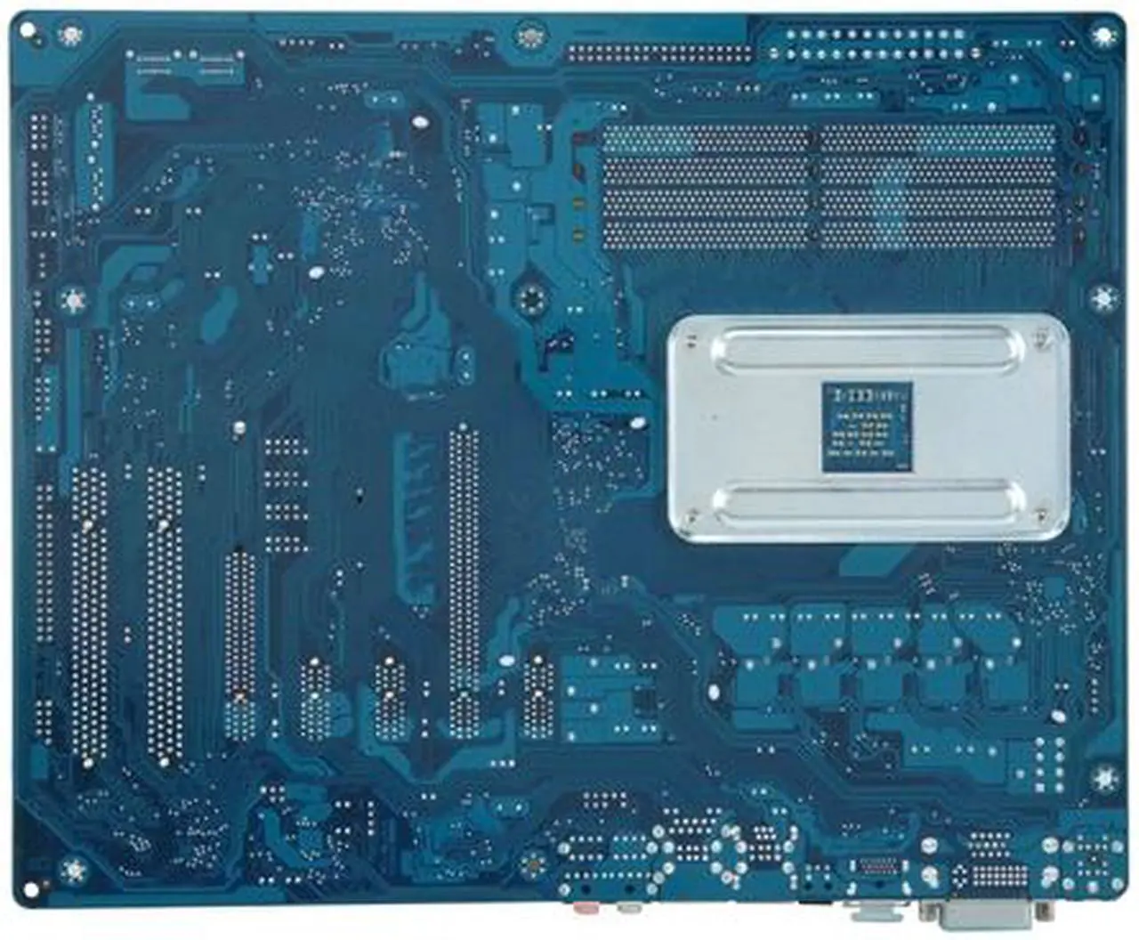 Alt view image 4 of 5 - GIGABYTE GA-MA790GP-UD4H AM3/AM2+/AM2 AMD 790GX HDMI ATX AMD Motherboard