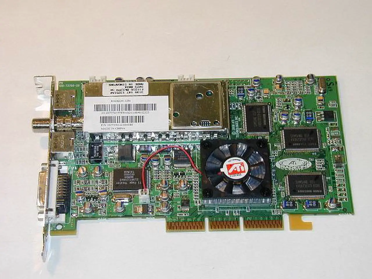 Main image of ATI RADEON 32MB AGP 2X/4X Graphics Card ALL-IN-WONDER RADEON