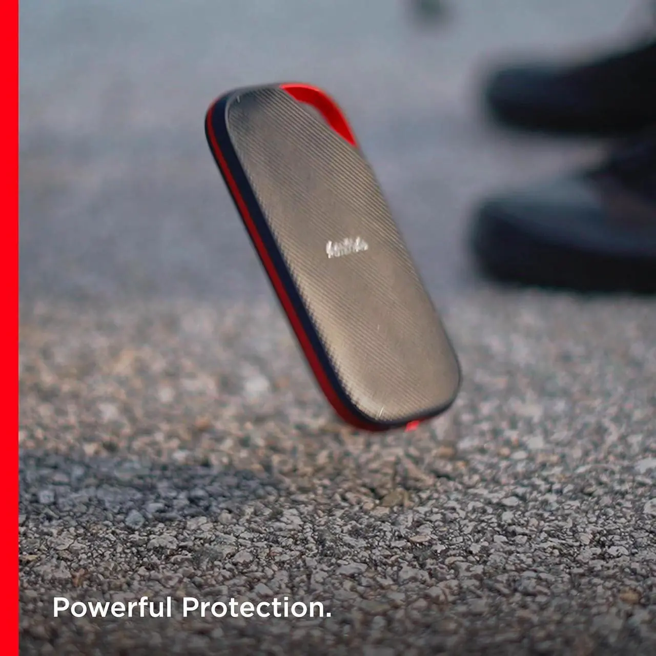 Alt view image 4 of 6 - SanDisk Extreme PRO with USB4, 2TB, 40Gbps, up to 3800 MB/s read speed and up to 3700MB/s write speed
