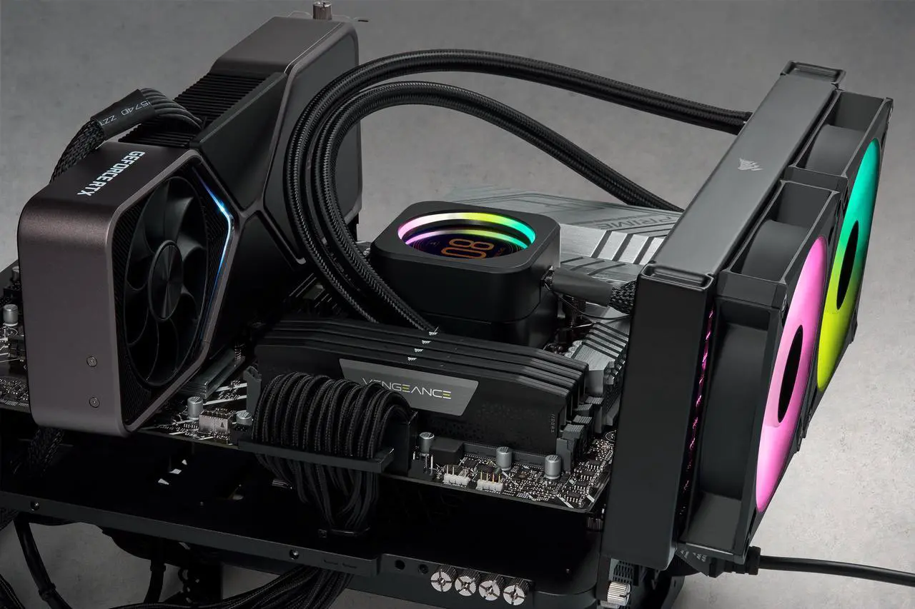 Alt view image 3 of 4 - CORSAIR Vengeance 32GB (2 x 16GB) 288-Pin PC RAM DDR5 7000 (PC5 56000) Desktop Memory Model CMK32GX5M2X7000C34