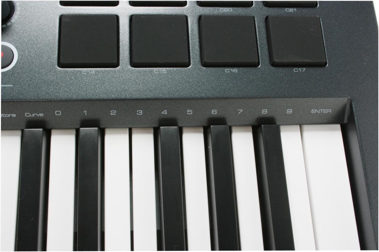 Alt view image 7 of 13 - M-AUDIO Axiom 25 Advanced 25-Key Semi-Weighted USB MIDI Controller