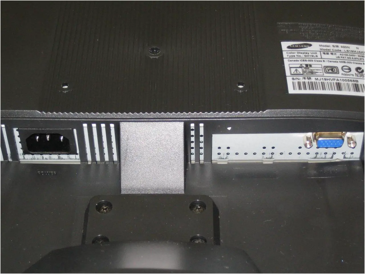Alt view image 6 of 9 - SAMSUNG 19" a-si TFT/TN SXGA LCD Monitor 8 ms D-Sub 920N
