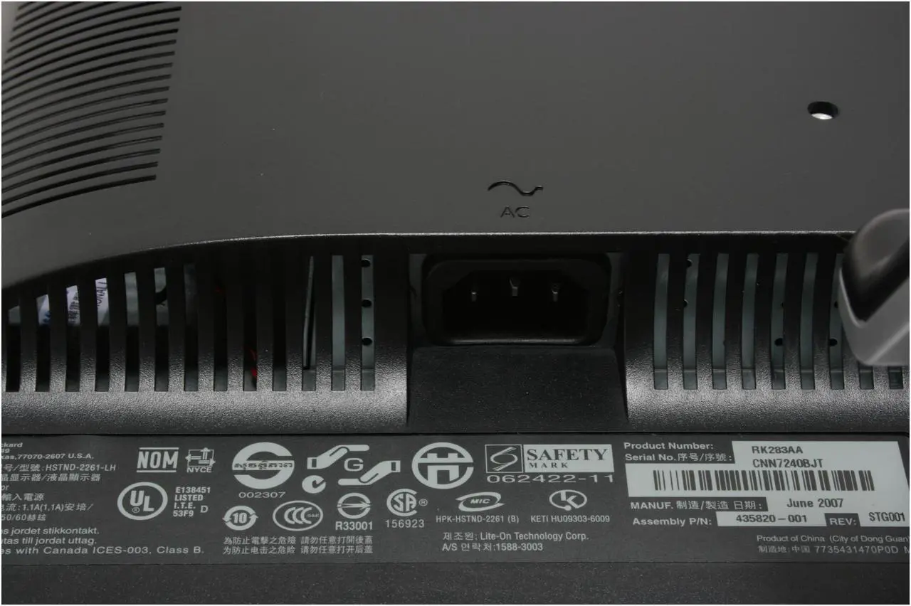 Alt view image 9 of 13 - HP w1907 Black-Silver 19" 5ms Widescreen LCD Monitor 300 cd/m2 1000:1 Built in Speakers w/ HDCP Support
