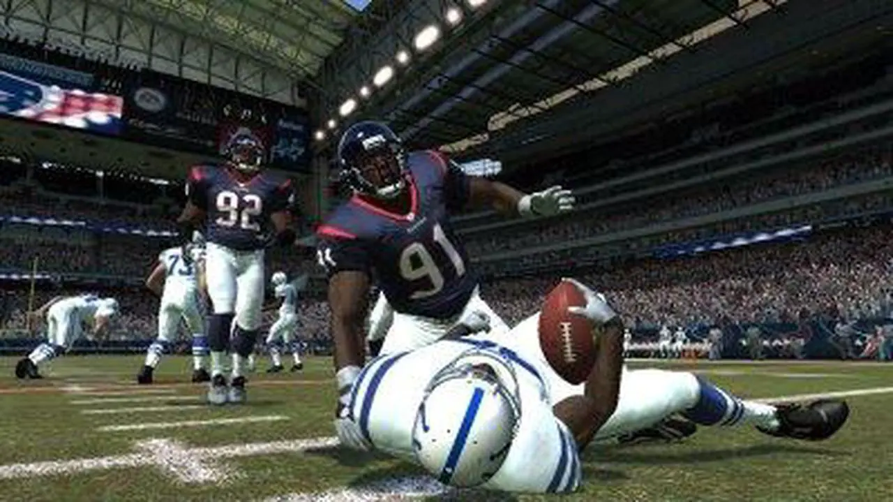 Alt view image 3 of 19 - Madden NFL 08 PC Game