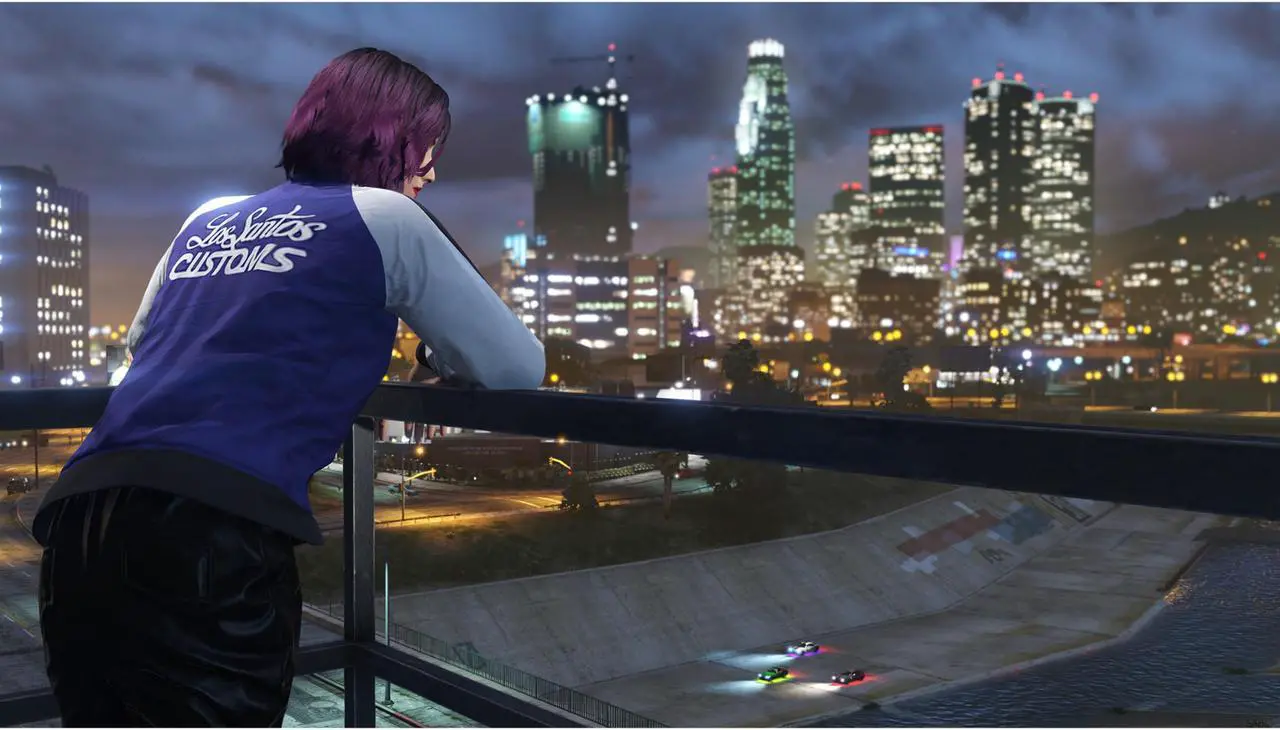 Alt view image 4 of 9 - Grand Theft Auto V Enhanced + Great White Shark Card [Online Game Code]
