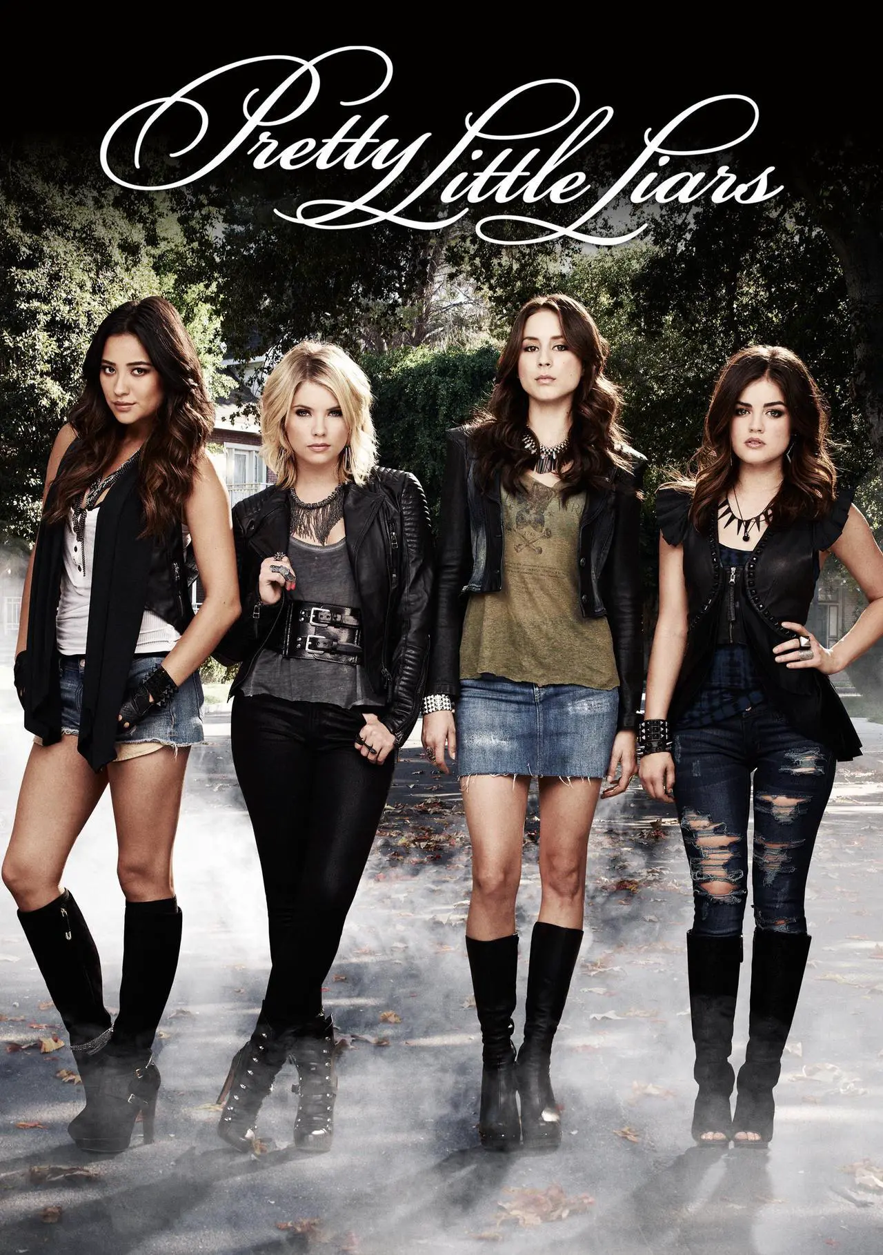 Main image of Pretty Little Liars: Season 4 Episode 23 - Cover For Me [HD] [Buy]