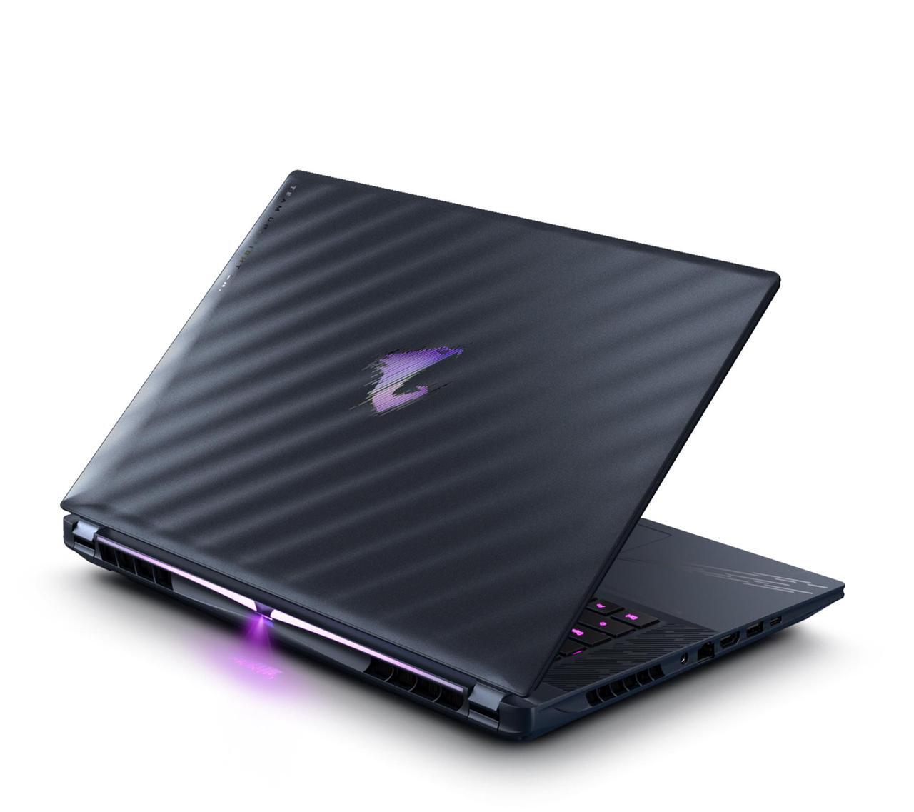 Alt view image 11 of 15 - GIGABYTE - AORUS MASTER 16 Gaming Laptop - 240Hz 2560x1600 OLED - NVIDIA GeForce RTX 5080 - Intel Core Ultra 9 275HX - 1TB SSD with 32GB DDR5 RAM - Windows 11 Home AD (AORUS MASTER 16 BYHC5USE64SH)