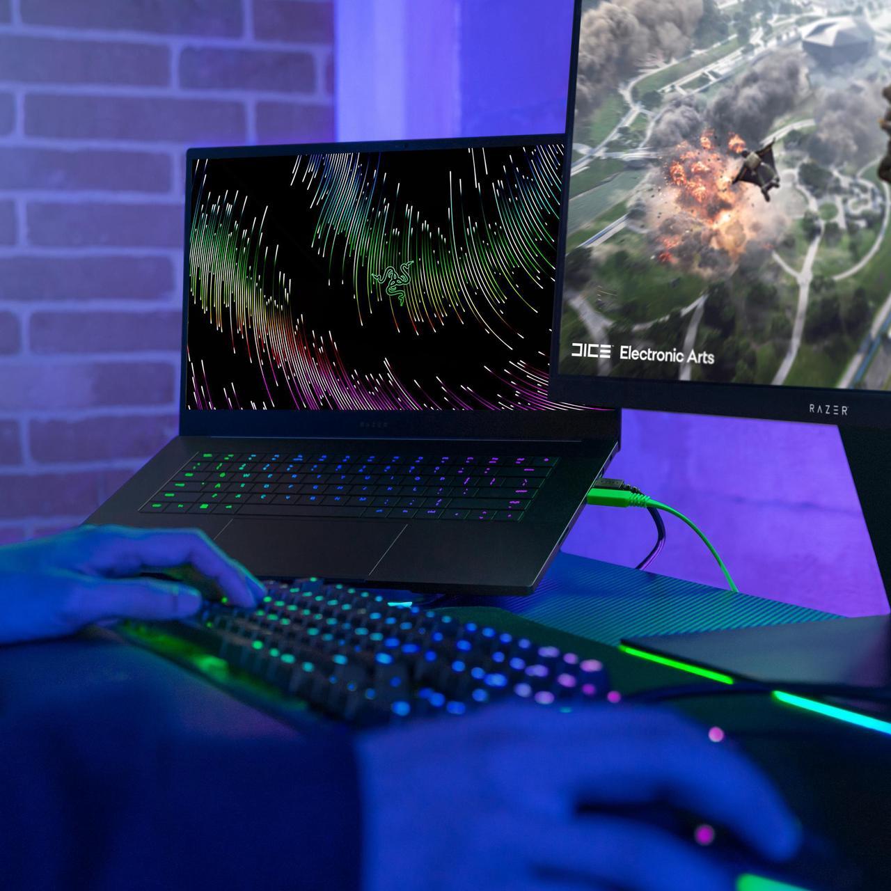Alt view image 10 of 12 - Razer Blade 15 - 15.6" GeForce RTX 4070 Laptop GPU - Intel Core i7-13800H - 16GB Memory - 1 TB PCIe SSD - Windows 11 Home 64-bit - Gaming Laptop - 240 Hz (RZ09-0485ZED3-R3U1 )