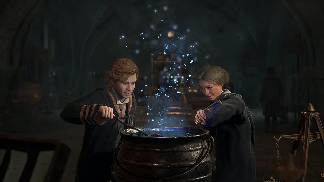 Alt view image 3 of 11 - Hogwarts Legacy- Nintendo Switch
