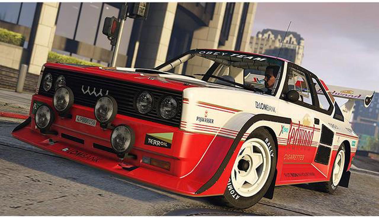 Alt view image 3 of 7 - Grand Theft Auto V: Premium Online Edition - PlayStation 4