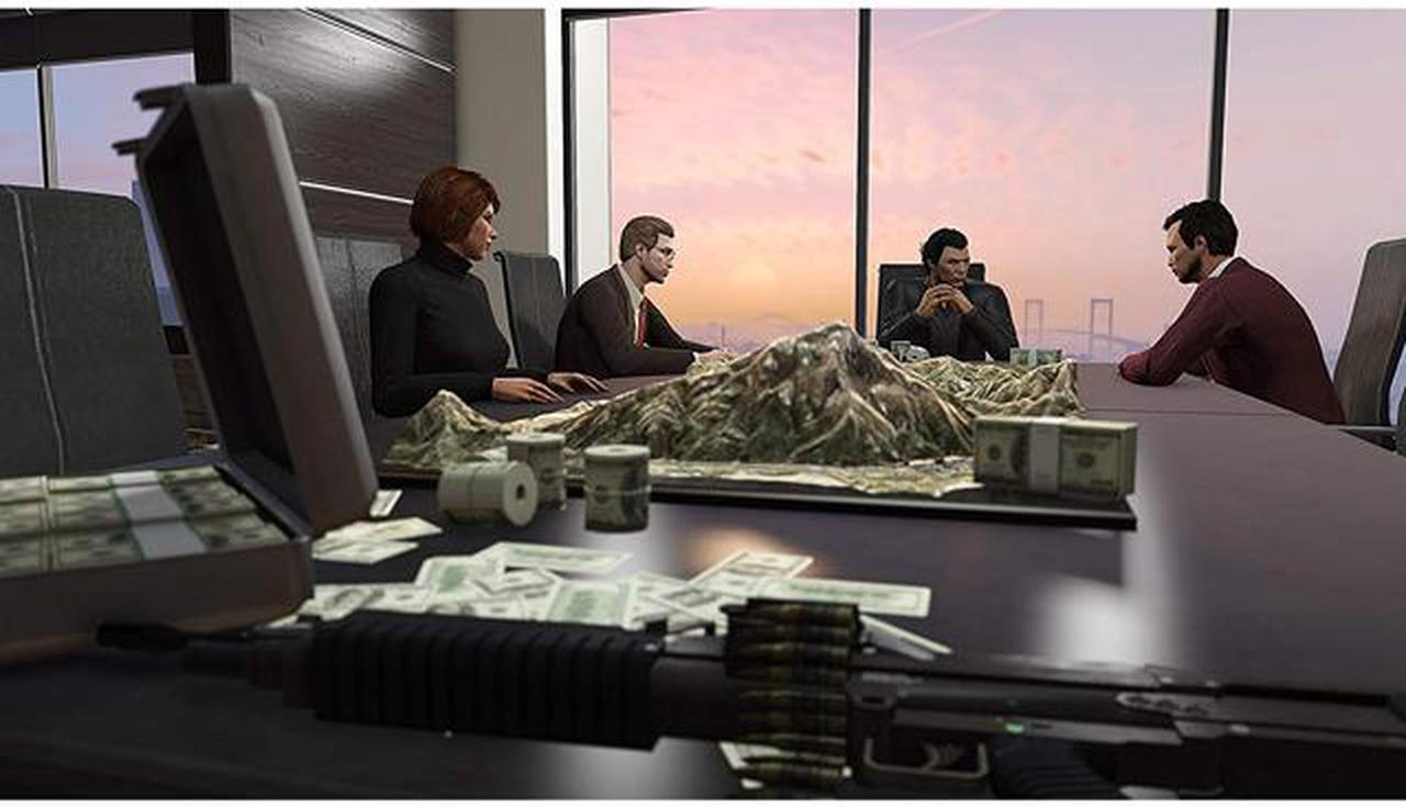 Alt view image 4 of 7 - Grand Theft Auto V: Premium Online Edition - PlayStation 4