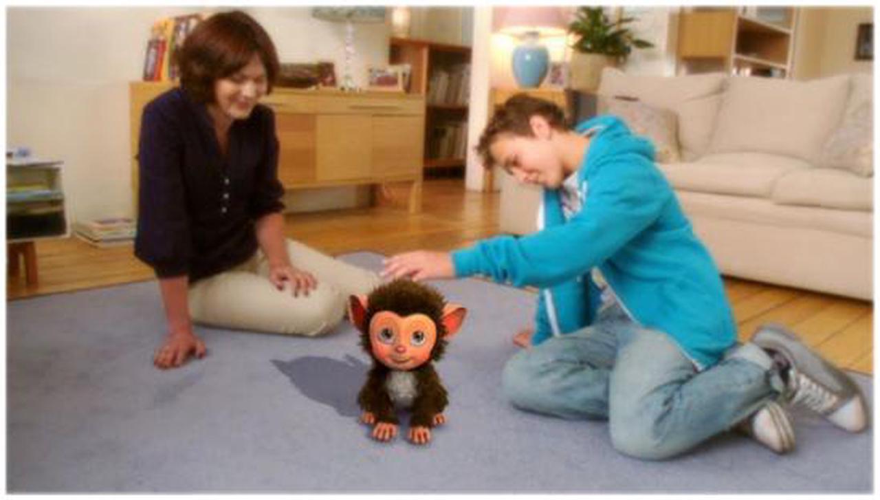 Alt view image 2 of 7 - EyePet