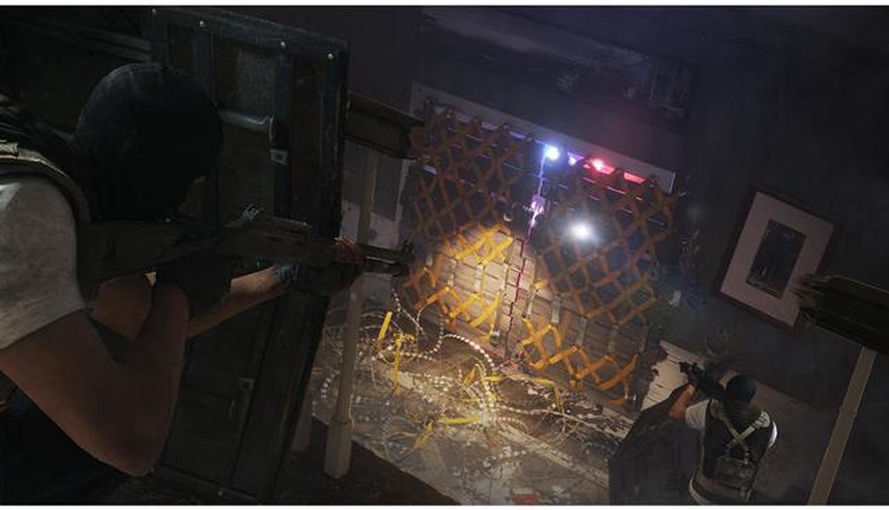 Alt view image 2 of 6 - Tom Clancy's Rainbow Six Siege - PlayStation 4
