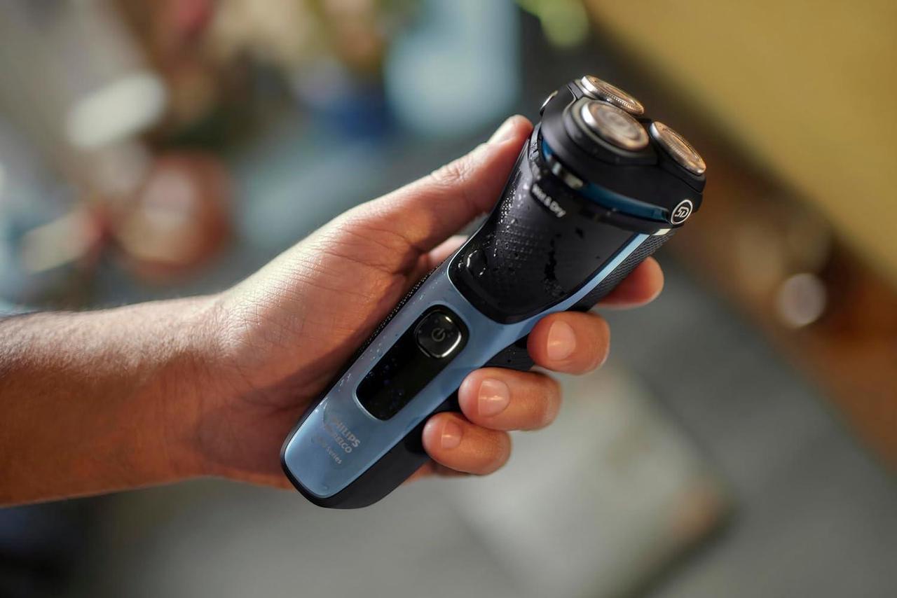 Alt view image 11 of 12 - Philips Norelco Shaver 3600, Rechargeable Wet & Dry electric shaver with Pop-Up Trimmer and Storage Pouch