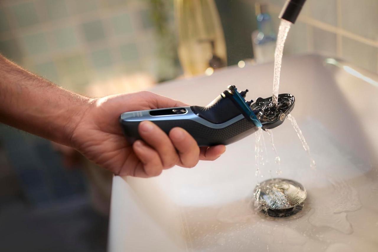 Alt view image 8 of 12 - Philips Norelco Shaver 3600, Rechargeable Wet & Dry electric shaver with Pop-Up Trimmer and Storage Pouch