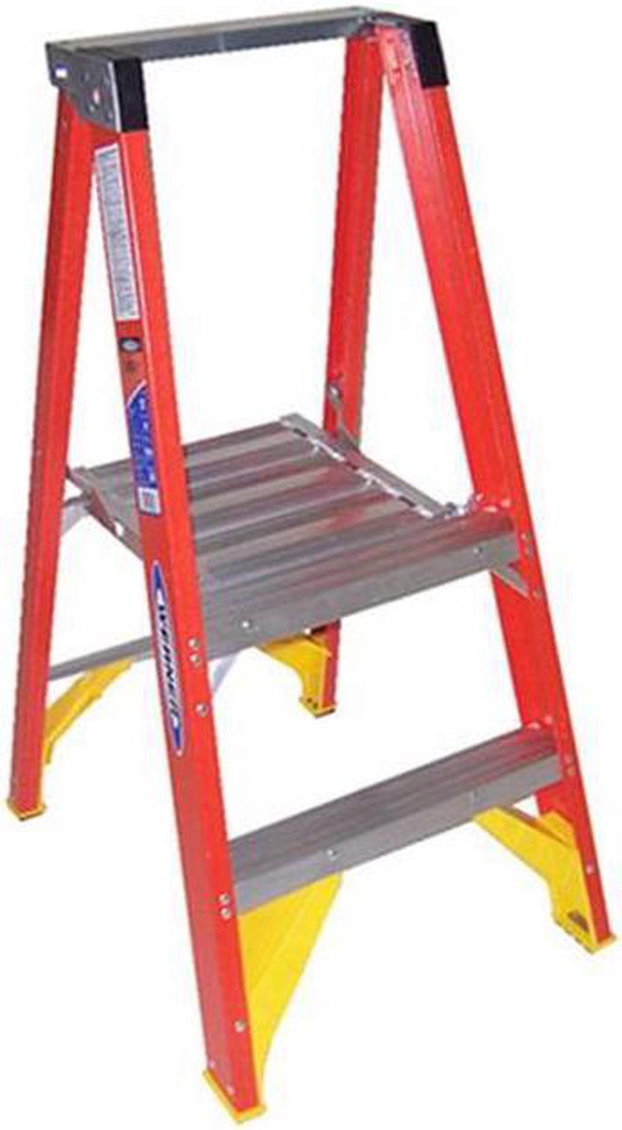 Werner Platform Stepladder  Fiberglass P6202