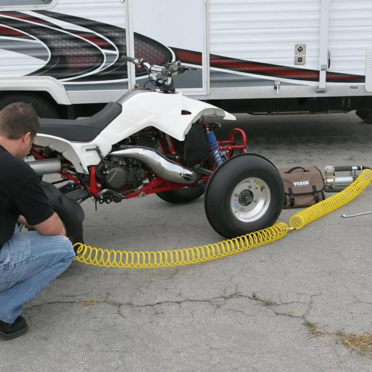 Alt view image 6 of 11 - VIAIR 40045 Viair 400P-A Automatic Portable Air Compressor Kit