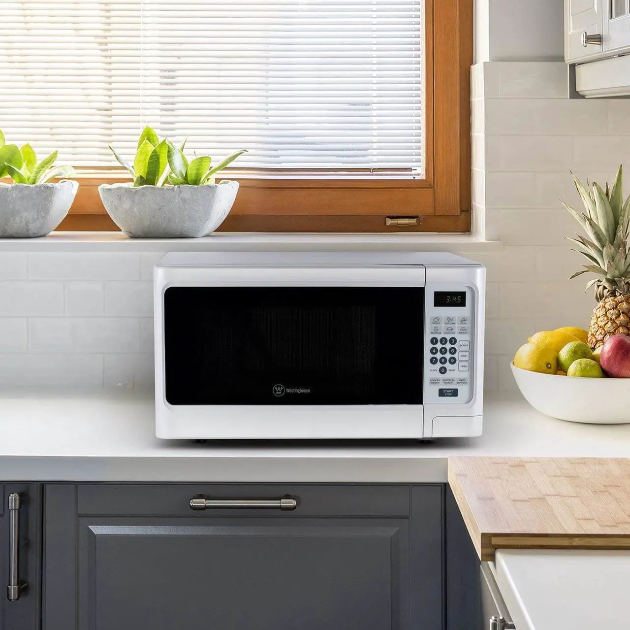 Alt view image 6 of 14 - Westinghouse - WCM11100W - 1.1 Cu Ft Microwave White