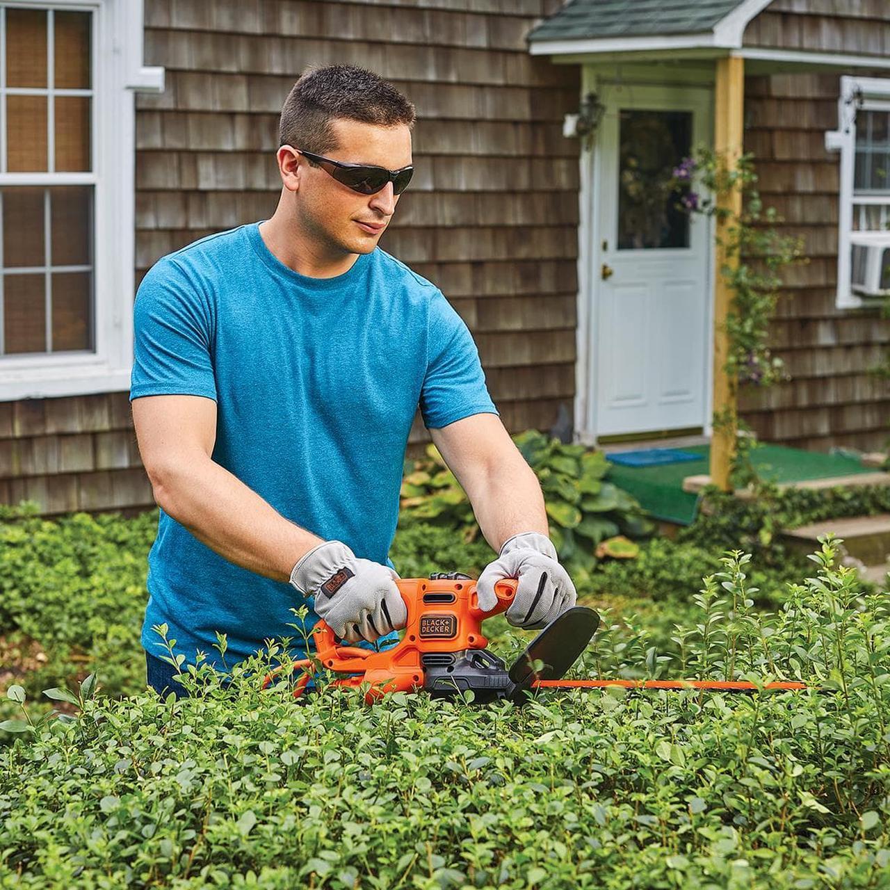 Alt view image 6 of 18 - BLACK+DECKER BEHT100 16" Electric Hedge Trimmer