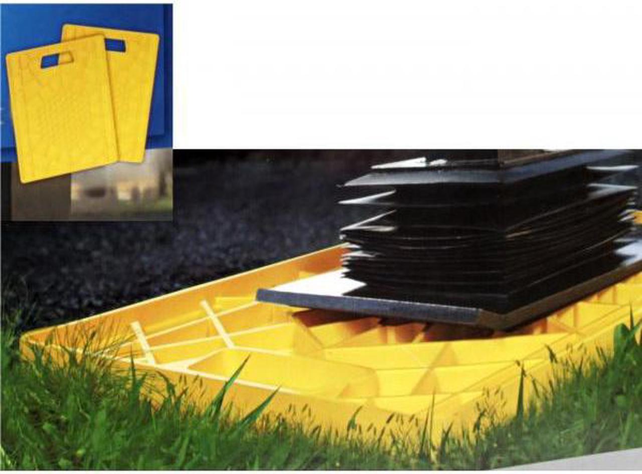 Main image of Large Stabilizing Jack Pads - Two Pack - by Camco