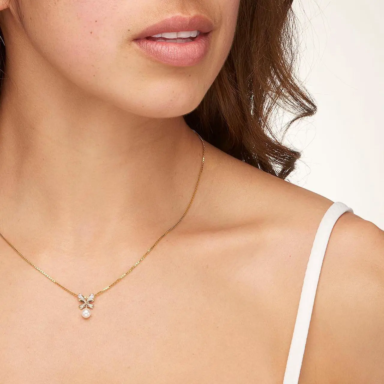 Alt view image 3 of 5 - 14K Yellow Gold Freshwater Pearl Bow Tie Dangle Pendant Necklace