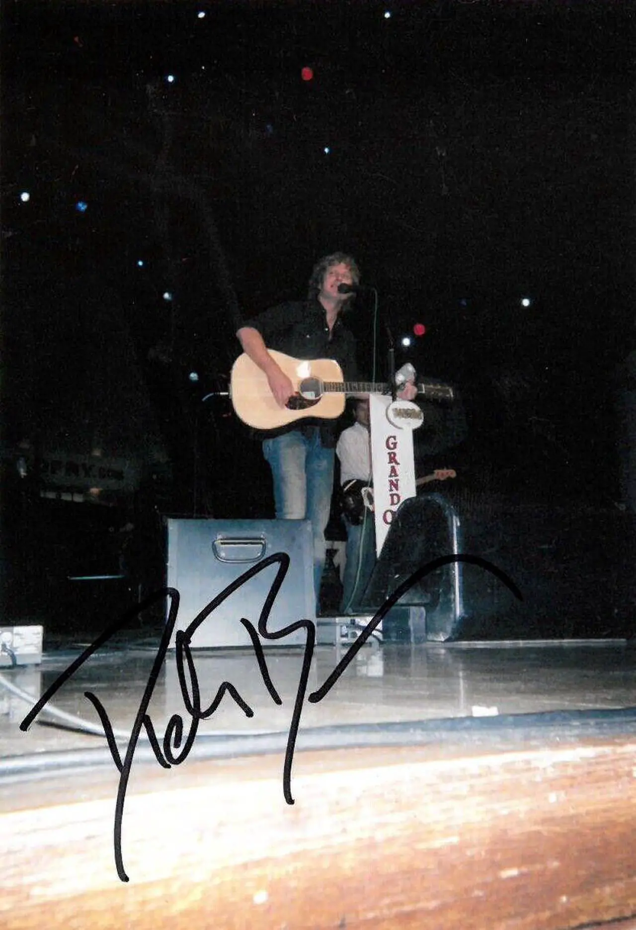 Main image of Dierks Bentley signed 2005 Grand Ole Opry 4x6 Photo- JSA #KK58064
