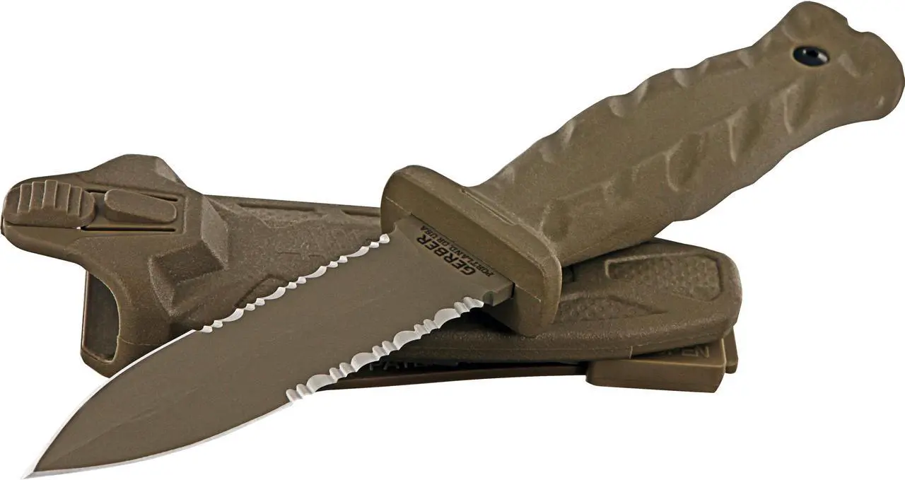 Alt view image 2 of 4 - Gerber De Facto Fixed Blade Knife 30-000528