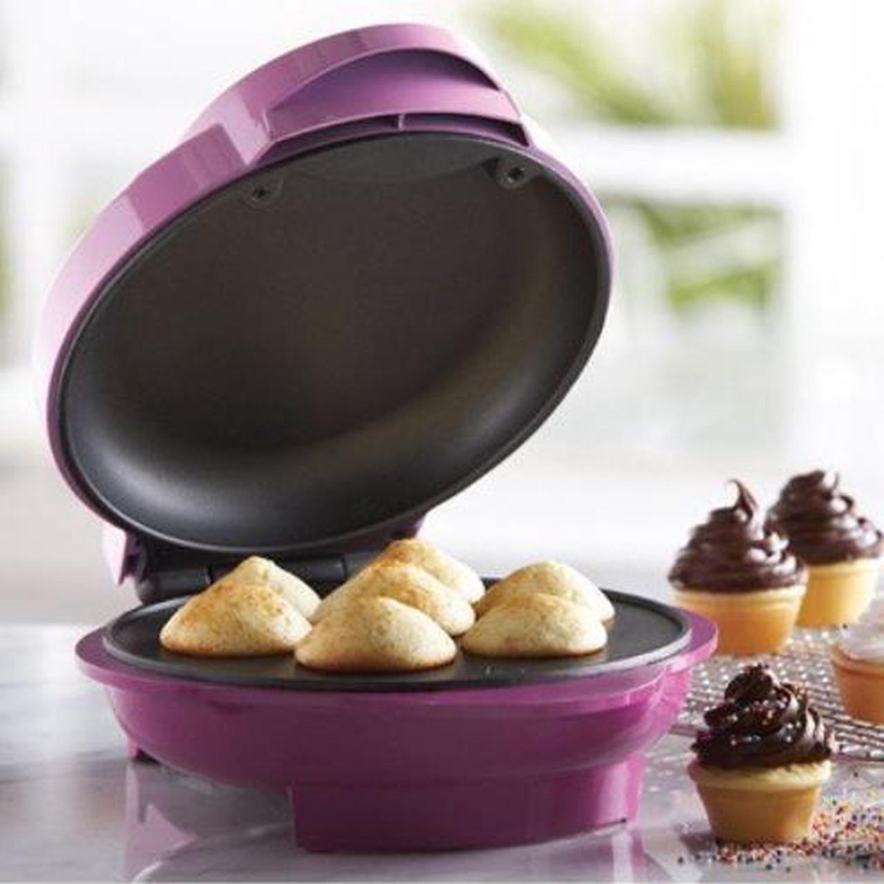 Main image of Brentwood Appliances TS-252 Mini Cupcake Maker, Pink