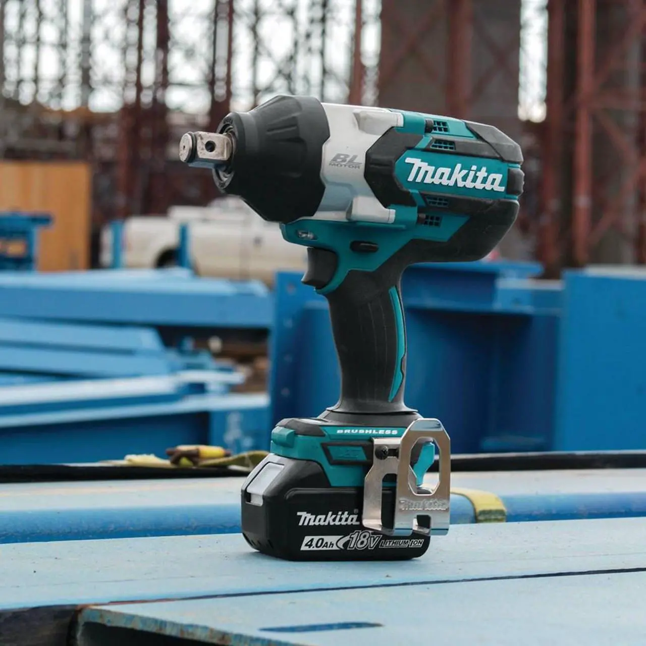 Alt view image 8 of 17 - Makita XWT07Z 18V LXT Brushless 3/4" Square Drive Impact Wrench (Tool Only)