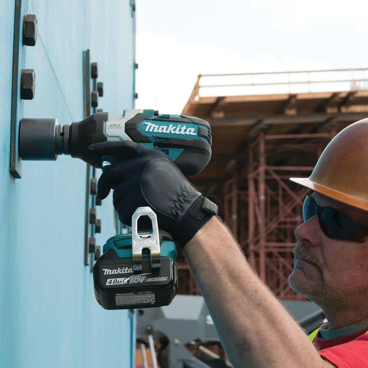 Alt view image 4 of 17 - Makita XWT07Z 18V LXT Brushless 3/4" Square Drive Impact Wrench (Tool Only)