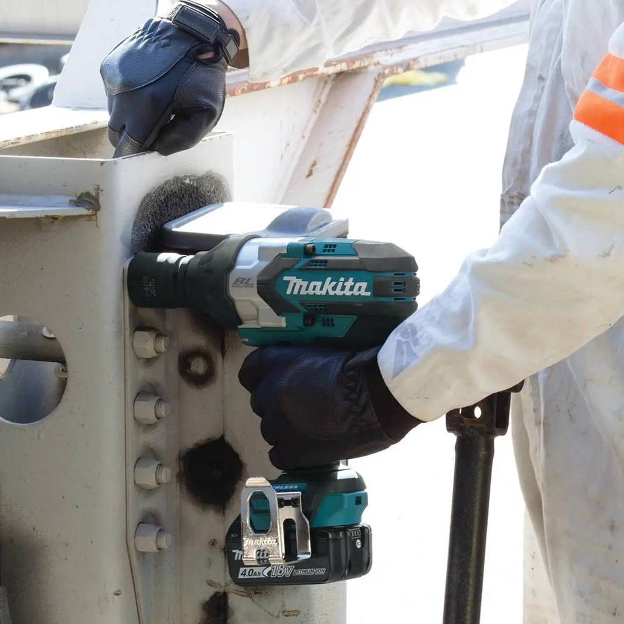Alt view image 5 of 17 - Makita XWT07Z 18V LXT Brushless 3/4" Square Drive Impact Wrench (Tool Only)