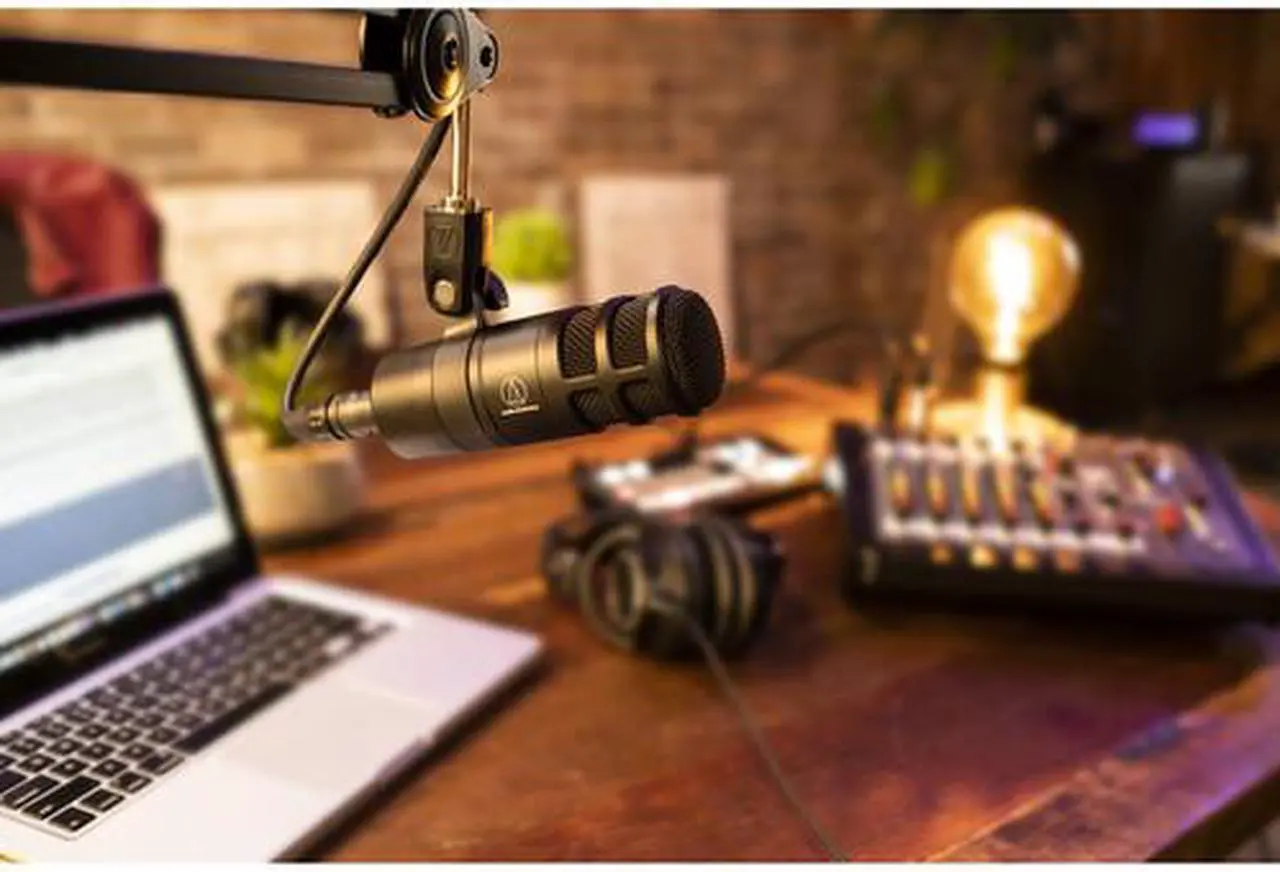 Alt view image 3 of 20 - Audio-Technica AT2040 Hypercardioid Front-Address Dynamic Podcast Microphone