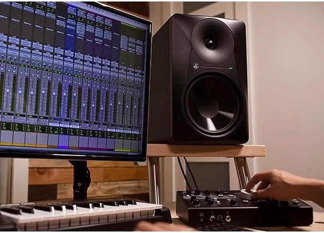 Alt view image 9 of 20 - Mackie MR524 MR-Series 5" Powered Studio Monitor