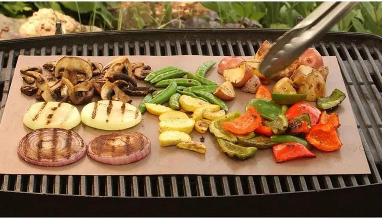 Alt view image 4 of 5 - Yoshi Copper - Grill Mats Heavy Duty Up to 500 Degree - (2 grill Mats) Reusable