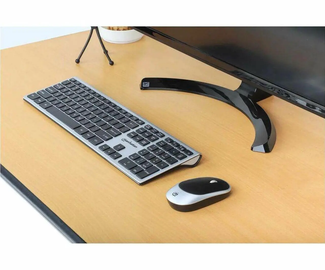 Alt view image 3 of 8 - Manhattan MWK7400 Wireless USB Keyboard and Mouse Combo Set - USB Type A Scissors Wireless RF 2.40 GHz Keyboard - 109 Key - Silver, Black - USB Type A Wireless RF Mouse - Optical - 1200 dpi - 3 Button