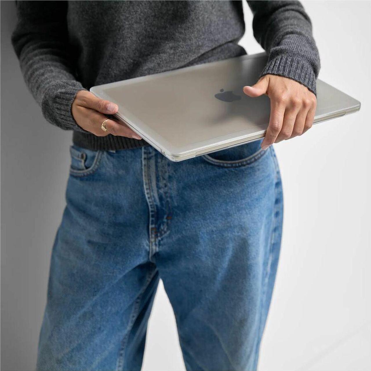 Alt view image 3 of 7 - Incase Edge Hardshell Case with Makrolon for 14-inch MacBook Pro (M1-M4, 2021-2024) - For Apple MacBook Pro - Clear - Matte - Scratch Resistant, Fingerprint Resistant, Bump Resistant - Makrolon, Polyc