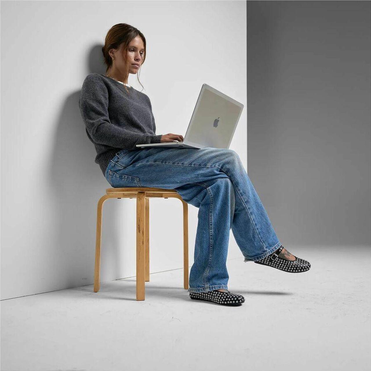 Alt view image 5 of 7 - Incase Edge Hardshell Case with Makrolon for 14-inch MacBook Pro (M1-M4, 2021-2024) - For Apple MacBook Pro - Clear - Matte - Scratch Resistant, Fingerprint Resistant, Bump Resistant - Makrolon, Polyc