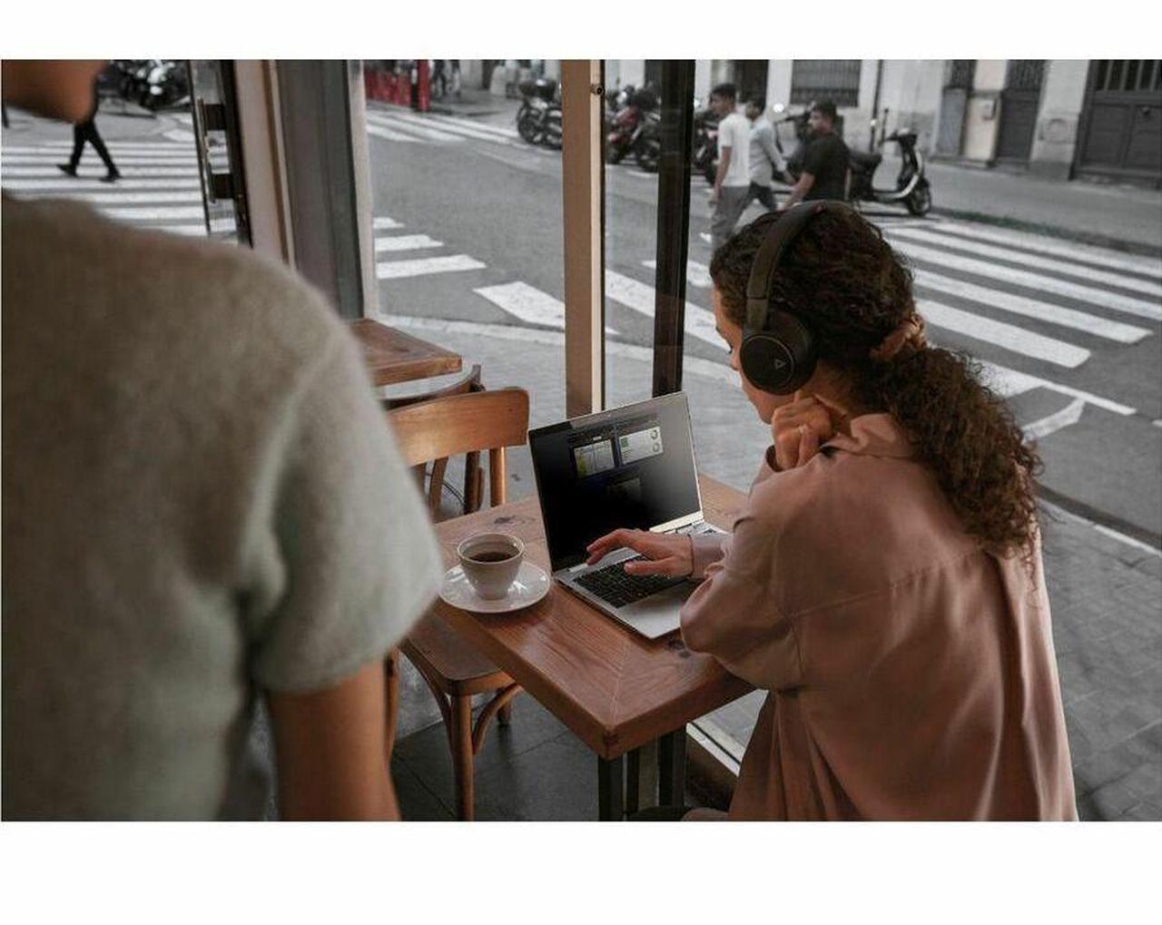 Alt view image 6 of 7 - HP EliteBook 6 G1i 14" Notebook - WUXGA - Intel Core Ultra 7 265U - vPro Technology - 32 GB - 512 GB SSD - English Keyboard - Pike Silver Aluminum - 1920 x 1200 - Windows 11 Pro - Intel - In-plan