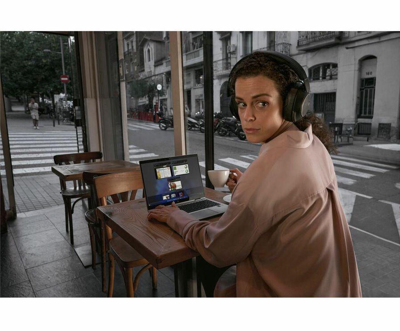 Alt view image 3 of 8 - HP EliteBook 6 G1i 16" Notebook - WUXGA - Intel Core Ultra 5 235U - vPro Technology - 16 GB - 512 GB SSD - English Keyboard - Pike Silver Aluminum - Intel Chip - 1920 x 1200 - Windows 11 Pro - In