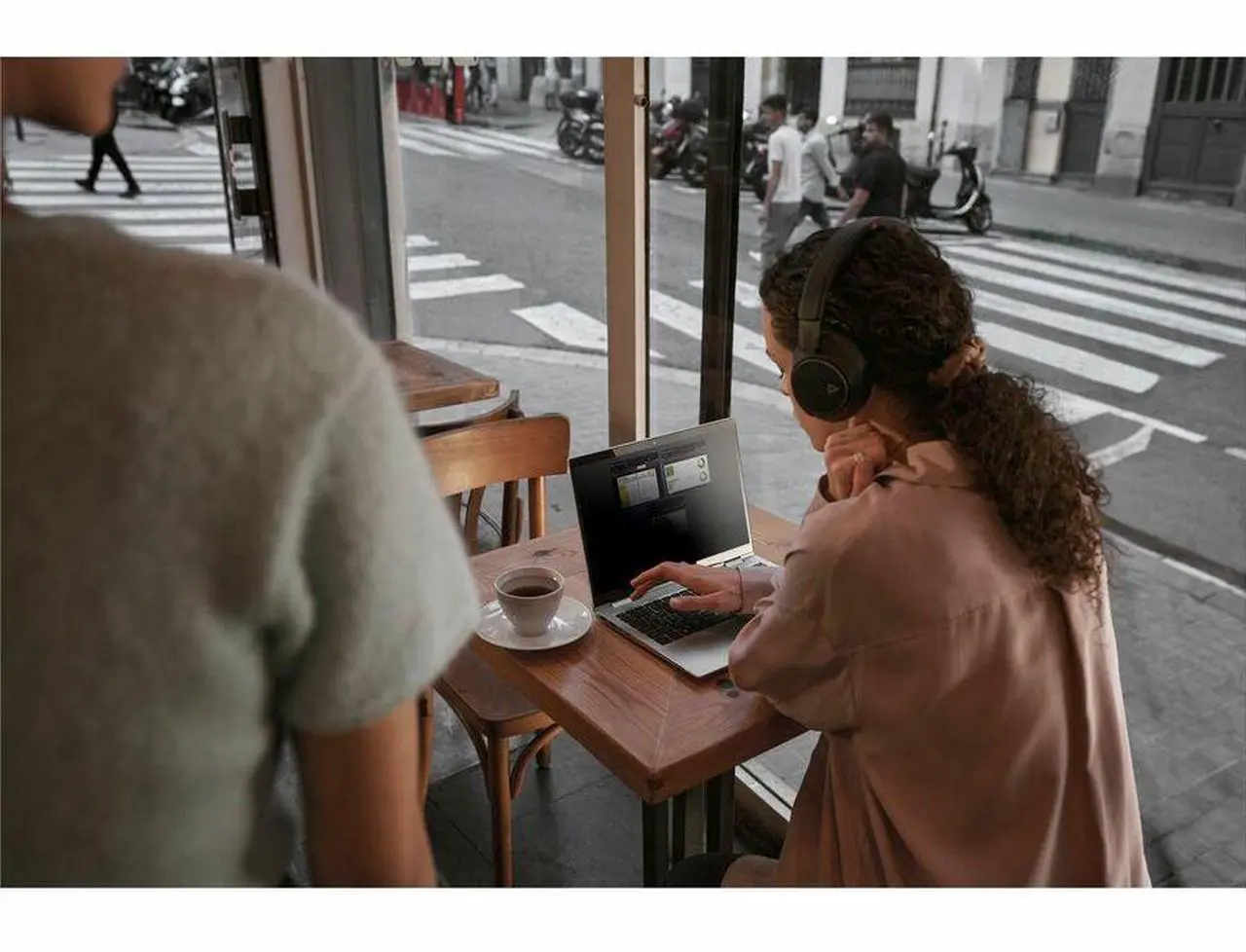 Alt view image 4 of 7 - HP EliteBook 6 G1a 14" Notebook - AMD Ryzen 5 230 - 16GB - 512GB SSD - Pike Silver - Windows 11 Pro - AMD Radeon 760M Graphics - Webcam - IEEE 802.11be Wireless   BM1L0UT#ABA