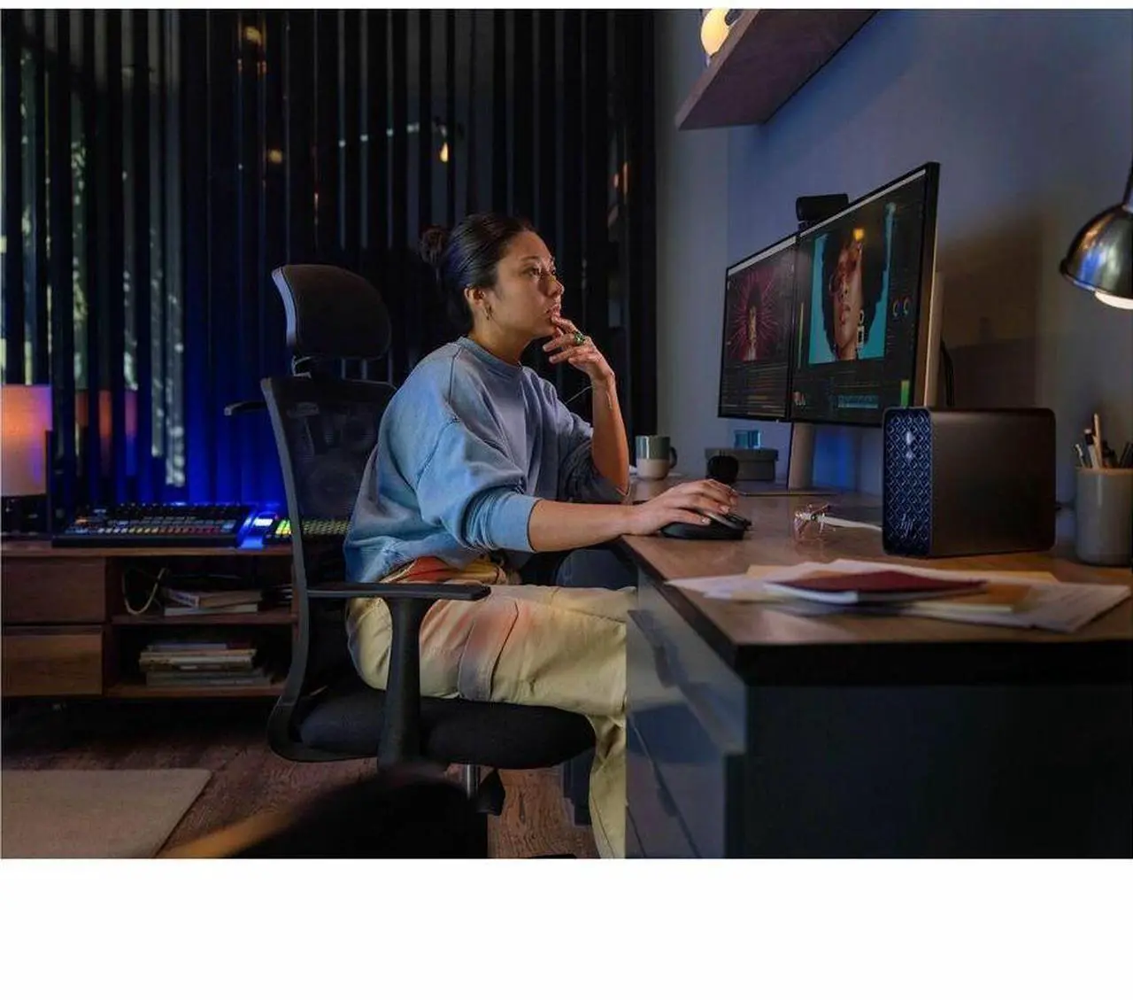 Alt view image 2 of 8 - HP Z2 Mini G1a Workstation - 1 x AMD Ryzen AI MAX PRO 385 - 32 GB - 1 TB SSD - Mini PC - Jet Black - AMD Chip - Windows 11 Pro - AMD Radeon 8050S Graphics Graphics - NVMe Controller - 0, 1 RAID Levels