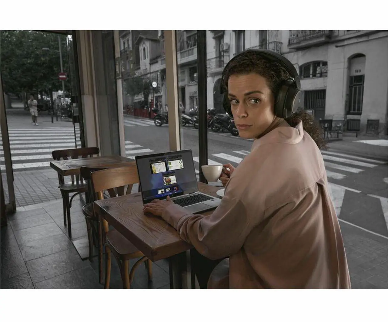 Alt view image 5 of 6 - HP EliteBook 8 G1a 14" Touchscreen Copilot+ PC Notebook - WUXGA - AMD Ryzen AI 7 350 - 32 GB - 1 TB SSD - English Keyboard - Glacier Silver - AMD Chip - 1920 x 1200 - Windows 11 Pro - AMD Radeon