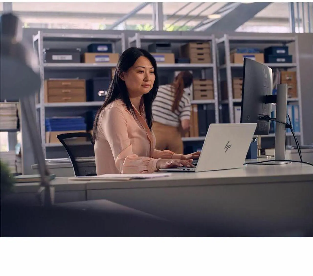 Alt view image 5 of 8 - HP EliteBook 6 G1i 13.3" Notebook - WUXGA - Intel Core Ultra 5 235U - vPro Technology - 16 GB - 512 GB SSD - English Keyboard - Pike Silver Aluminum - Intel Chip - 1920 x 1200 - Windows 11 Pro -